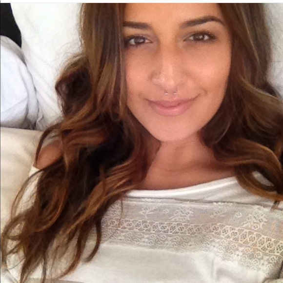 Meet your Posher, Stephanie - Picture 4 of 7